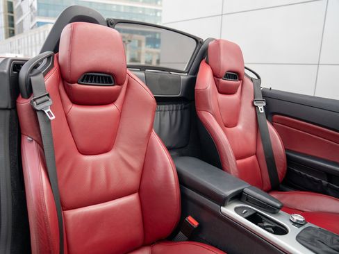 Used 2015 Mercedes-Benz SLK 250 image 25