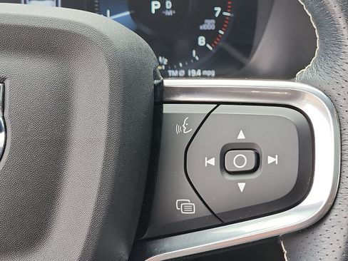 Used 2021 Volvo XC40 T5 R-Design w/ Climate Package AWD/4WD image 22