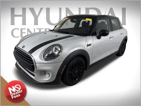 Used 2019 MINI Cooper 4-Door Hardtop image 8