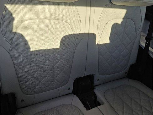 Used 2026 BMW X7 xDrive40i w/ M Sport Package image 16