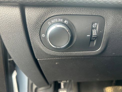 Used 2017 Chevrolet Cruze LS FWD image 11