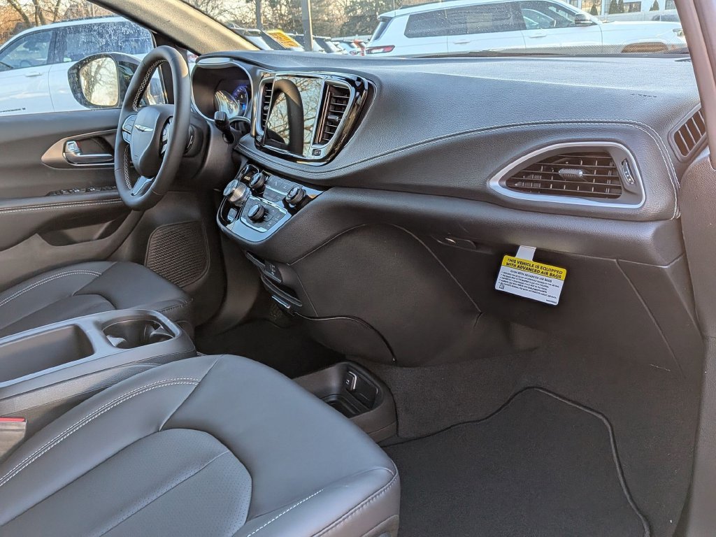 New 2026 Chrysler Pacifica Select w/ S Appearance Package AWD/4WD image 27