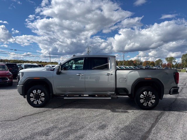 Used 2024 GMC Sierra 3500 Denali w/ Denali Reserve Package AWD/4WD image 4