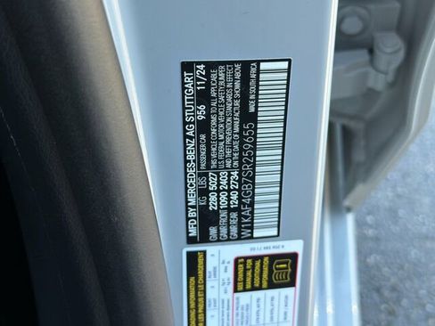 Used 2025 Mercedes-Benz C 300 Sedan image 37