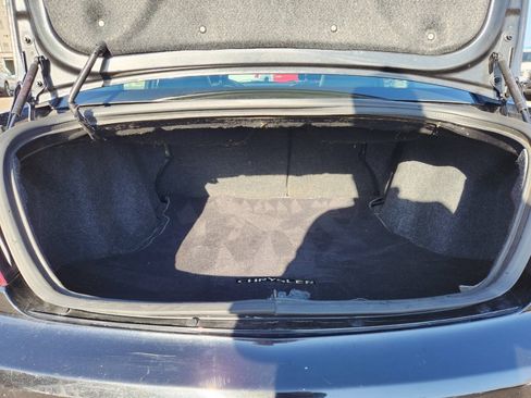 Used 2010 Chrysler Sebring Limited FWD image 25