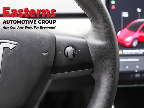 Used 2021 Tesla Model Y 2WD image 16