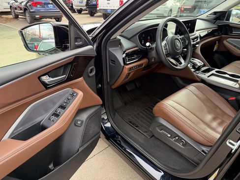 Certified 2025 Acura MDX w/ Technology Package image 11