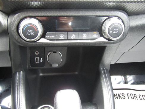 Used 2019 Nissan Kicks SV image 19