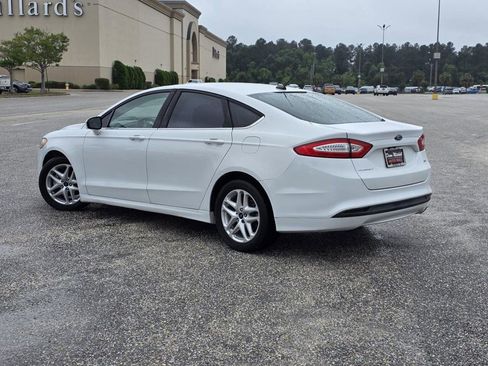 Used 2016 Ford Fusion SE FWD image 5