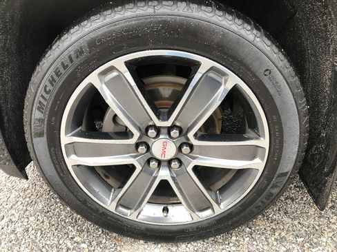 Used 2018 GMC Acadia Denali image 11