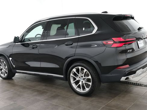 Used 2024 BMW X5 xDrive40i w/ Parking Assistance Package AWD/4WD image 3