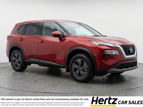 Used 2025 Nissan Rogue SV image 1