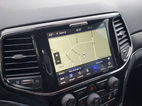 Used 2020 Jeep Grand Cherokee Limited w/ Luxury Group II image 34