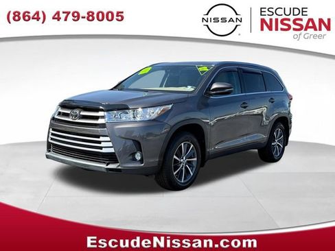 Used 2017 Toyota Highlander XLE AWD/4WD image 8