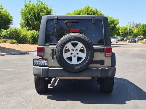 Used 2018 Jeep Wrangler Unlimited Sport S AWD/4WD image 6