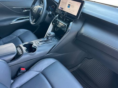 Certified 2023 Toyota Venza XLE AWD/4WD image 16