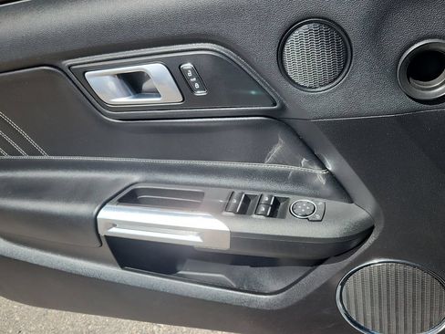 Used 2022 Ford Mustang Premium RWD image 9