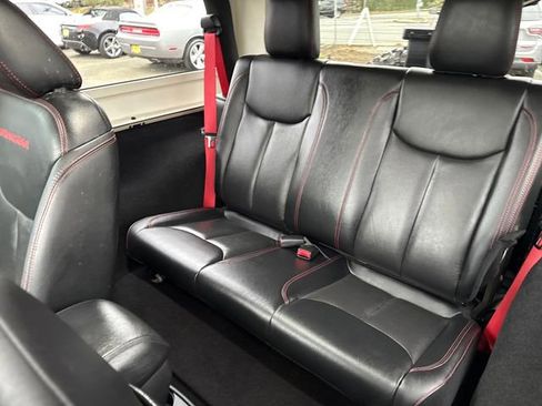 Used 2017 Jeep Wrangler Rubicon image 13