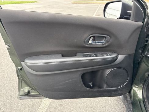 Used 2016 Honda HR-V LX image 22