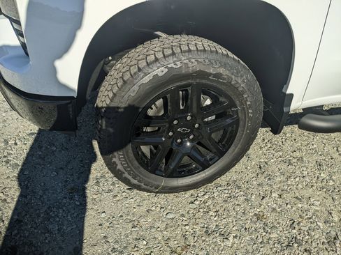 New 2026 Chevrolet Silverado 1500 Custom Trail Boss w/ Turbomax Blackout Package image 11