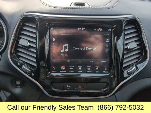 Used 2019 Jeep Cherokee Limited image 21