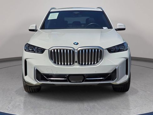 Used 2025 BMW X5 xDrive40i AWD/4WD image 3