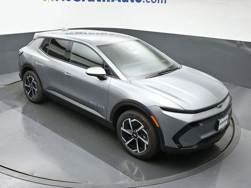 New 2026 Chevrolet Equinox EV LT image 3