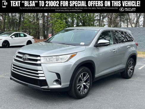 Used 2019 Toyota Highlander LE image 1