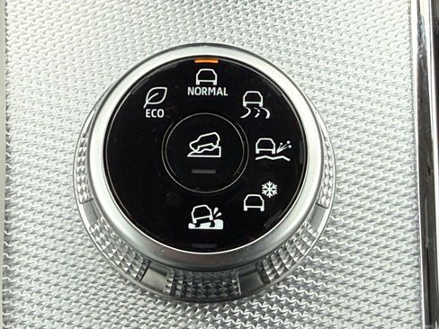 Used 2023 Mitsubishi Outlander SEL image 28