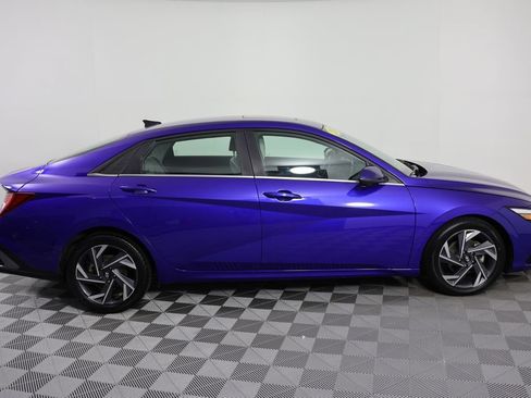 Used 2024 Hyundai Elantra Limited FWD image 9