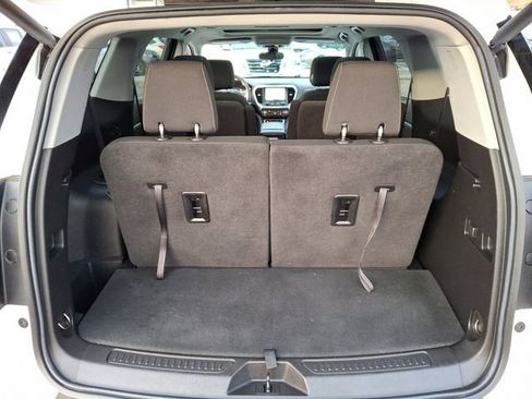 Used 2023 GMC Acadia SLE w/ Driver Convenience Package image 32