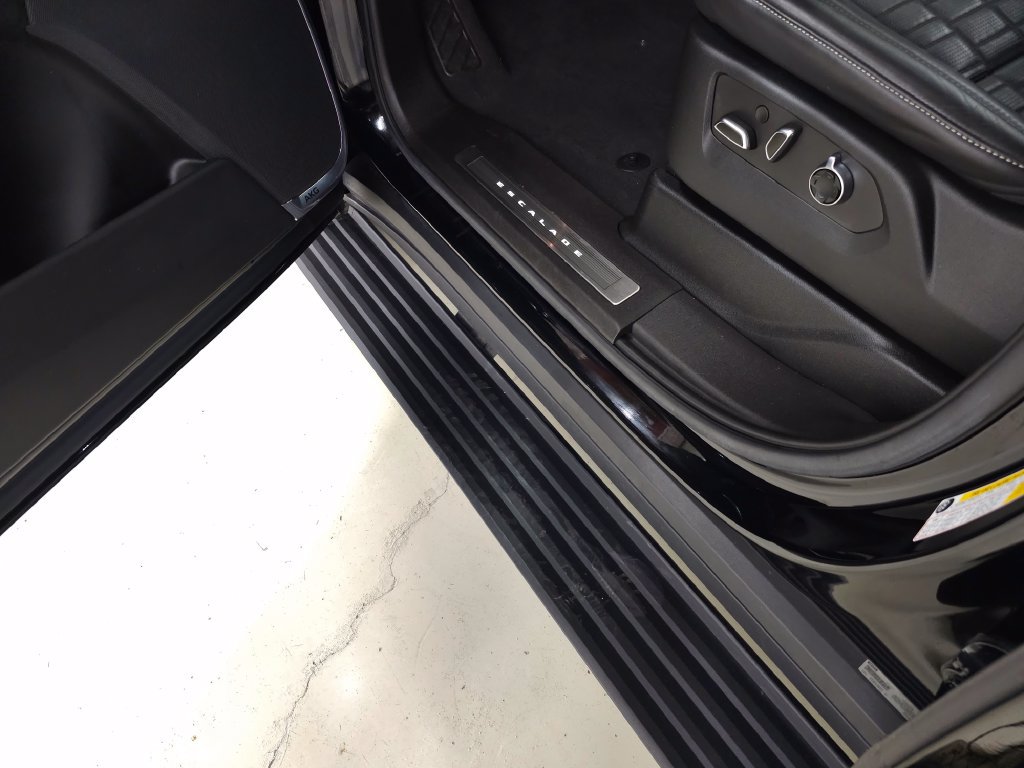 Used 2021 Cadillac Escalade ESV Premium Luxury Platinum AWD/4WD image 15