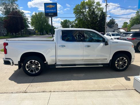 Used 2023 Chevrolet Silverado 1500 High Country w/ Technology Package AWD/4WD image 5