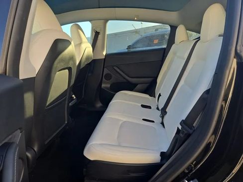 Used 2024 Tesla Model Y Long Range AWD/4WD image 8