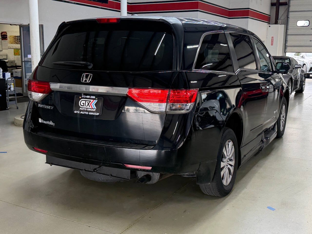 Used 2014 Honda Odyssey EX-L image 2