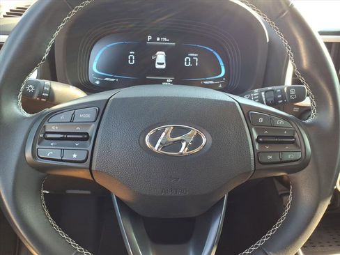 Certified 2023 Hyundai Venue Limited image 17