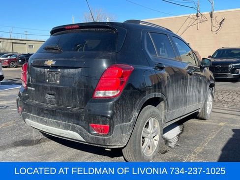 Certified 2022 Chevrolet Trax LT w/ LT Convenience Package image 3