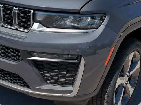 New 2026 Jeep Grand Cherokee Limited AWD/4WD image 11
