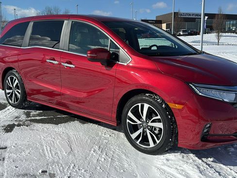 Used 2022 Honda Odyssey Touring image 2