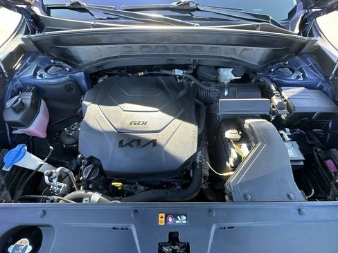 Used 2024 Kia Telluride EX w/ EX Captain's Chair Package image 27