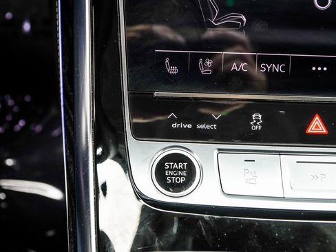 Used 2023 Audi Q8 Prestige image 24