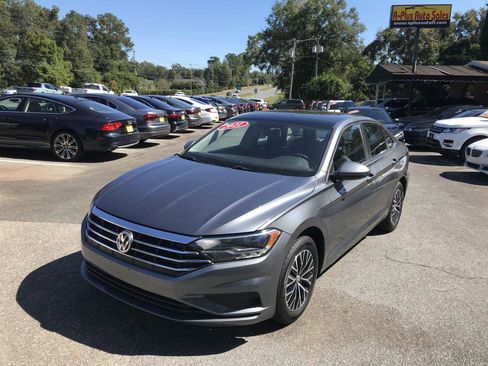 Used 2021 Volkswagen Jetta image 1