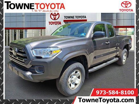 Certified 2018 Toyota Tacoma SR w/ Exterior Package AWD/4WD image 1