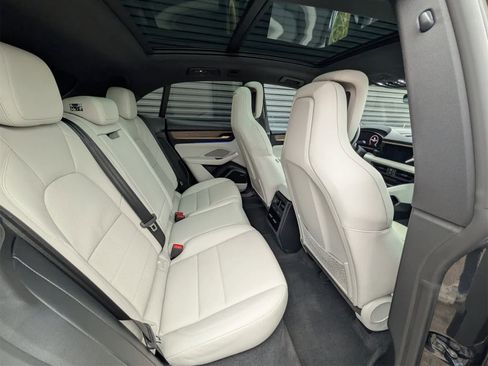 Used 2024 Porsche Macan 4 Electric image 22