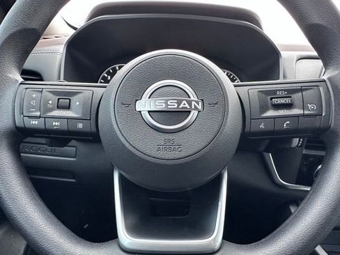 Used 2023 Nissan Rogue S image 14