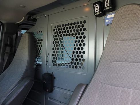 Used 2017 GMC Savana 2500 RWD image 15