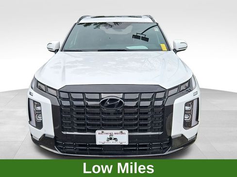 Used 2024 Hyundai Palisade Calligraphy image 2