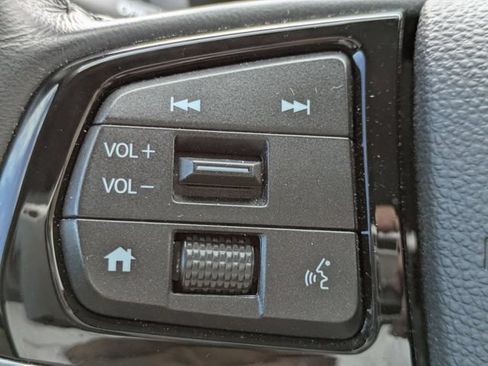 Used 2025 Honda Odyssey Touring image 25