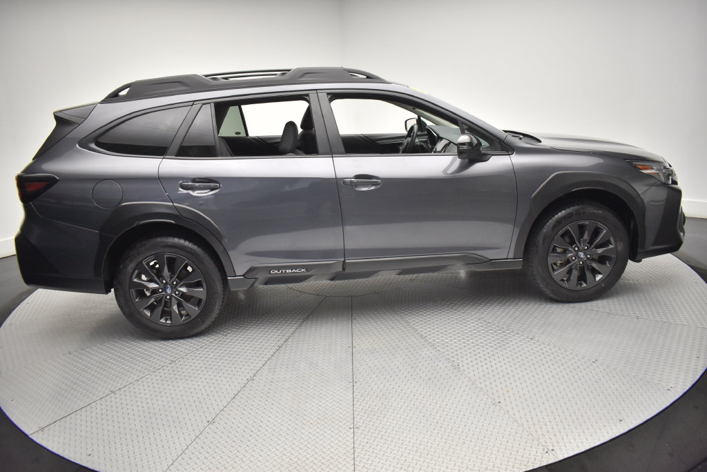 Used 2025 Subaru Outback Onyx Edition AWD/4WD image 4