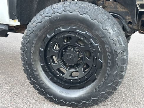 Used 2022 GMC Sierra 2500 SLE w/ SLE Convenience Package image 10